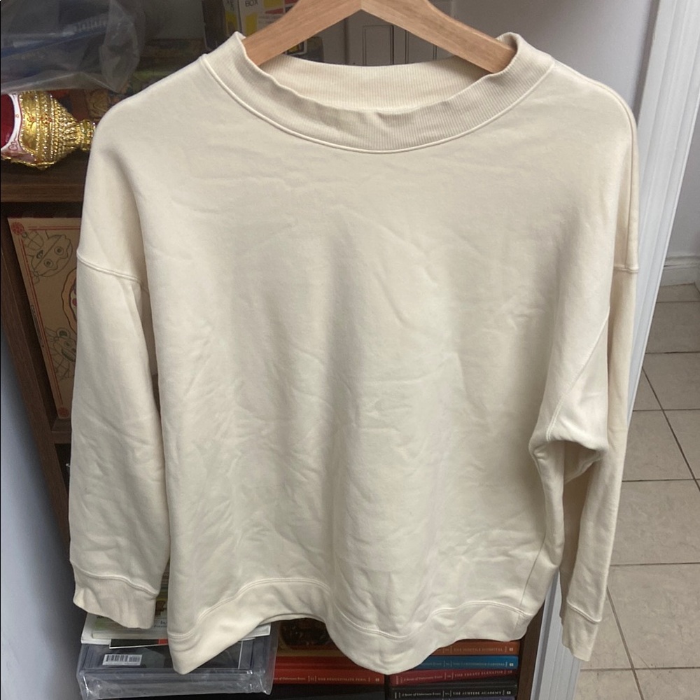 Uniqlo Off-White Sweatshirt